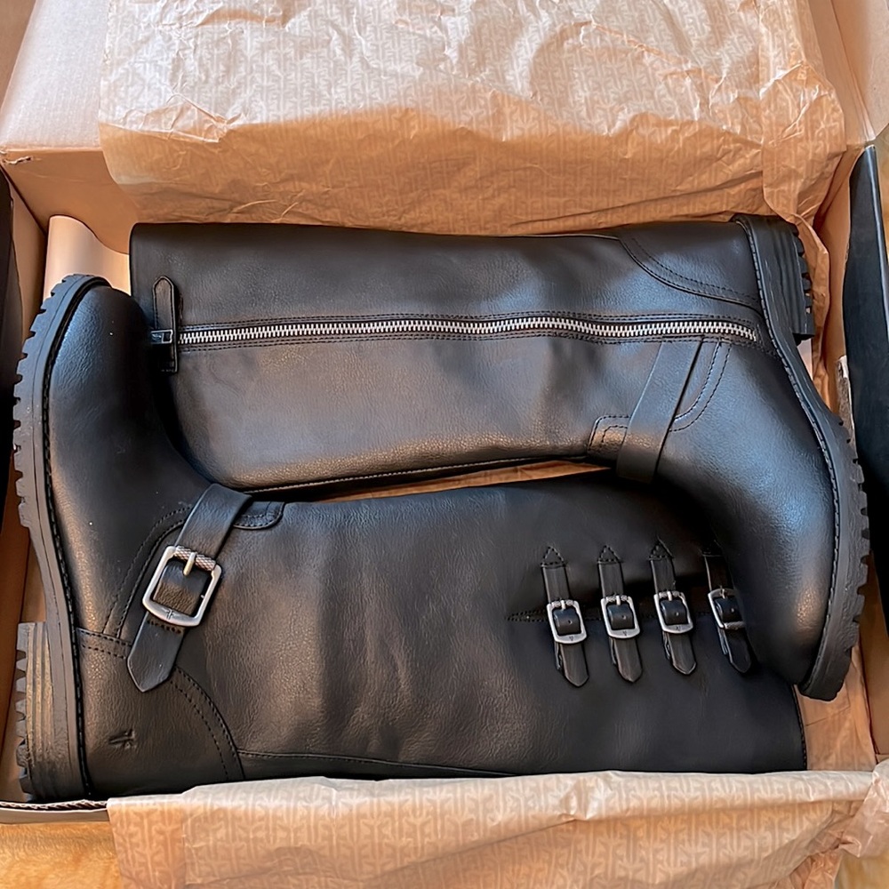 Frye Kids' Veronica Buckle Tall Knee High Boot (Big Kid size 5)